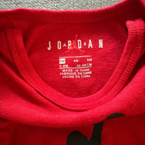 BNWOT Air Jordan Onesie Set 0-6M - Picture 2 of 2